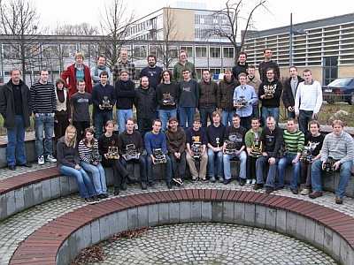 Studenten, Roboter und Betreuer