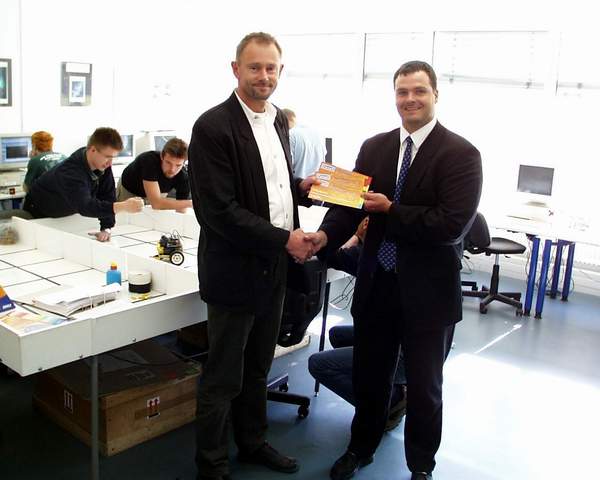 Die feierliche Übergabe des Sponsoringbetrages